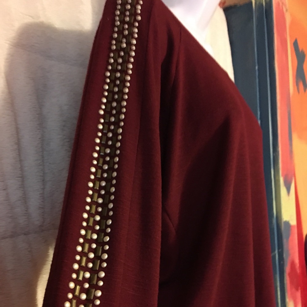 2/$25 3/4 length sleev light top w beaded accents